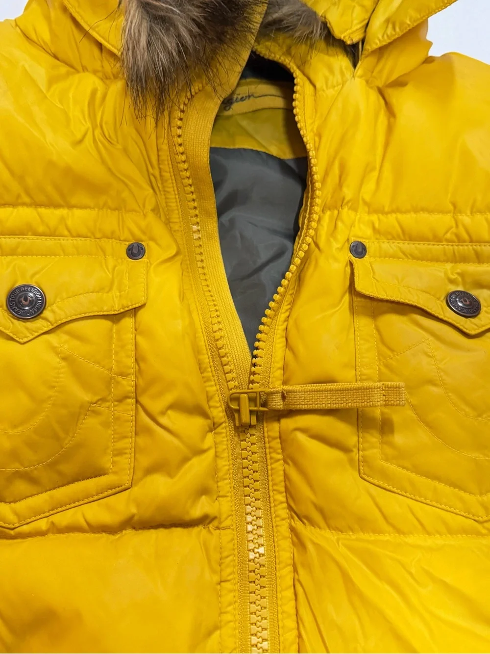 True Religion Men’s Down Puffer Vest Hooded Faux Fur Yellow Size M  B320