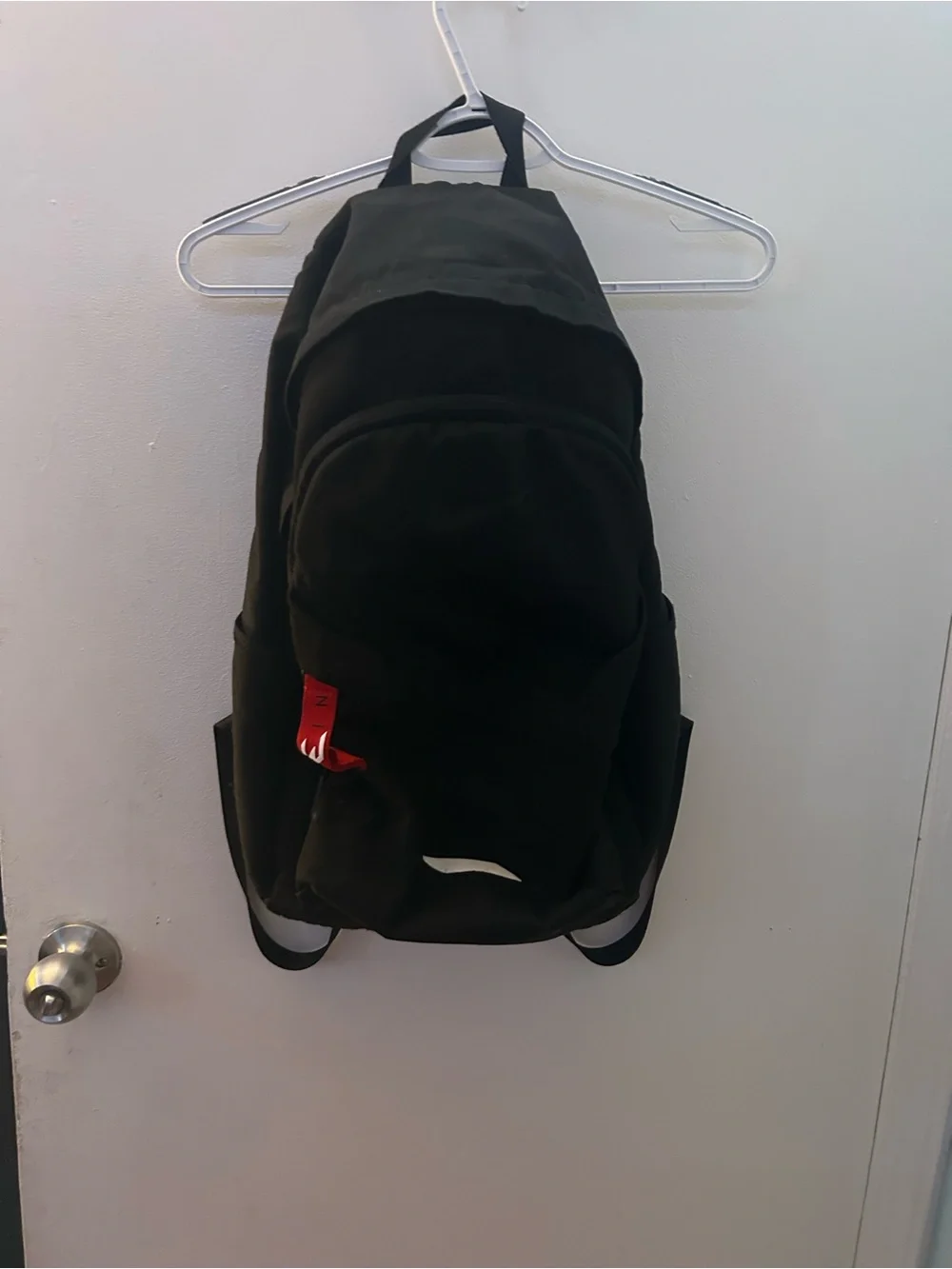 Nike Black Men's Everyday Backpack with Red Accent