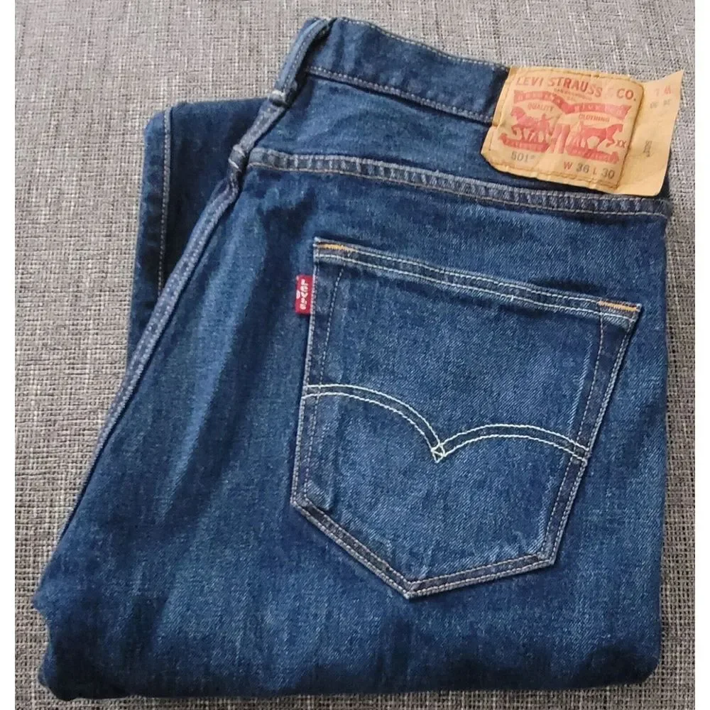 Levi's 501 Jeans Men's Button Fly Medium Wash Demin Straight Fit‎ Size 36 X 29