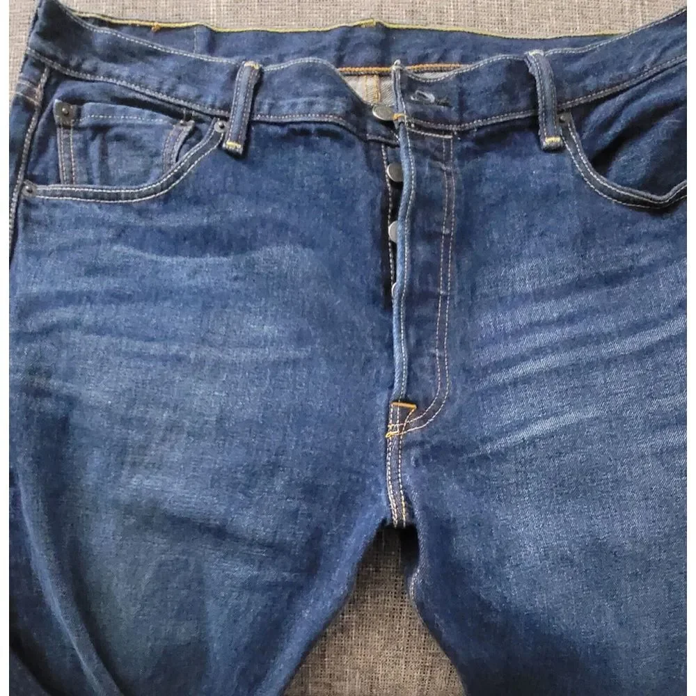 Levi's 501 Jeans Men's Button Fly Medium Wash Demin Straight Fit‎ Size 36 X 29