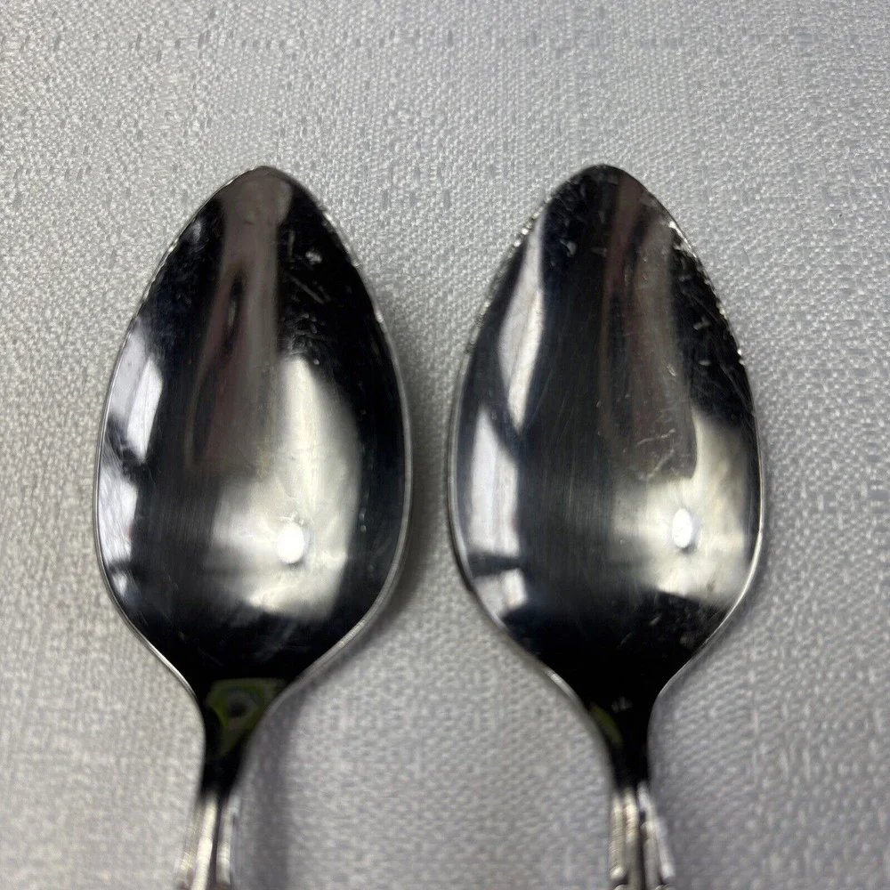 Oneida Cherie Teaspoons - Set of 2 Deluxe‎ Stainless READ DESCRIPTION