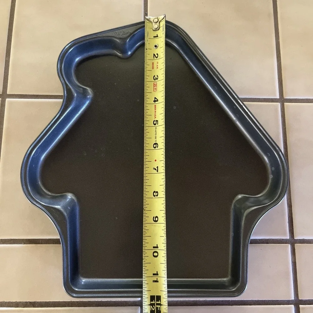 Wilton Gingerbread House Cookie CakePan 11.75