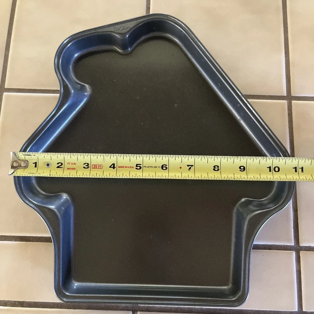 Wilton Gingerbread House Cookie CakePan 11.75