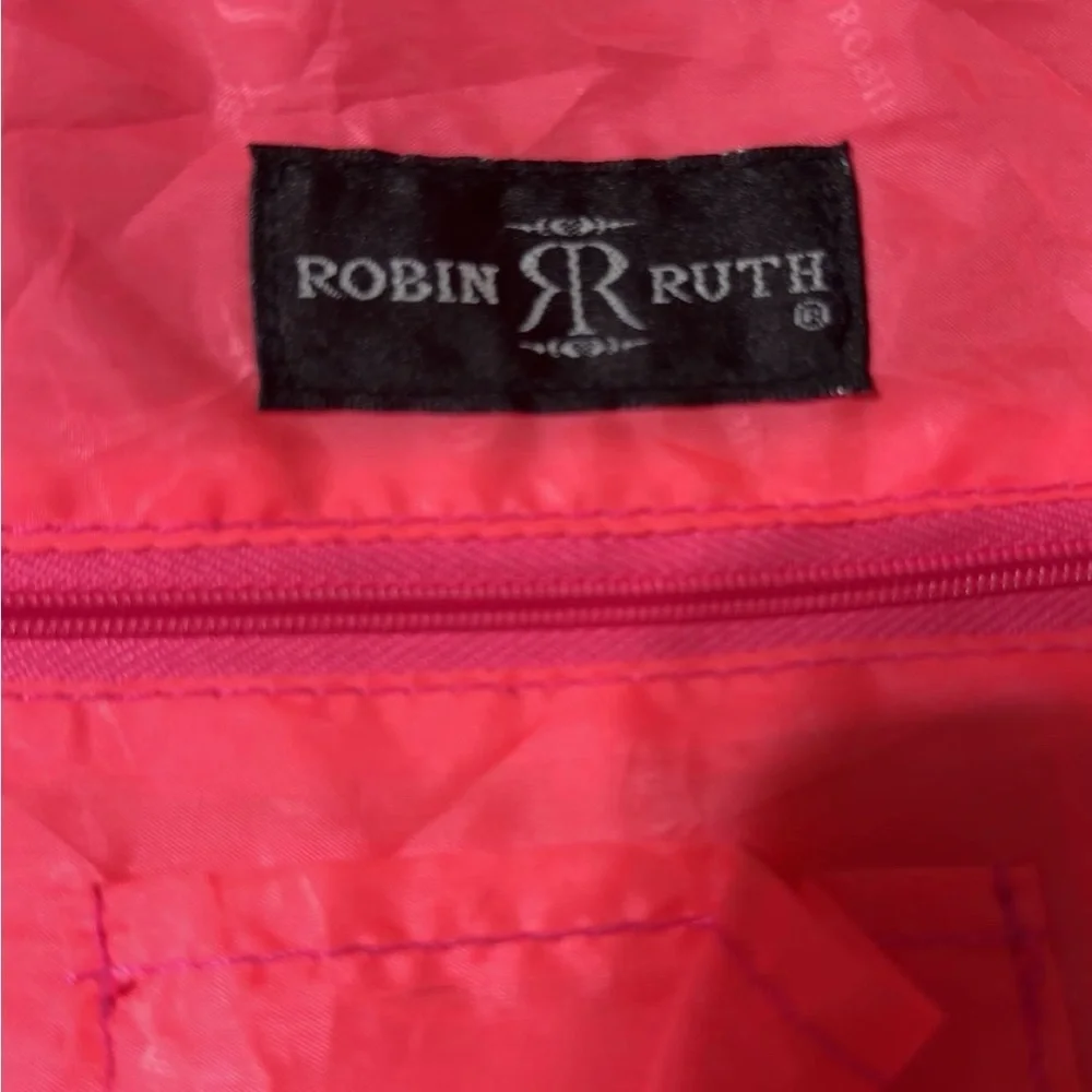 Robin Ruth all crafted it
