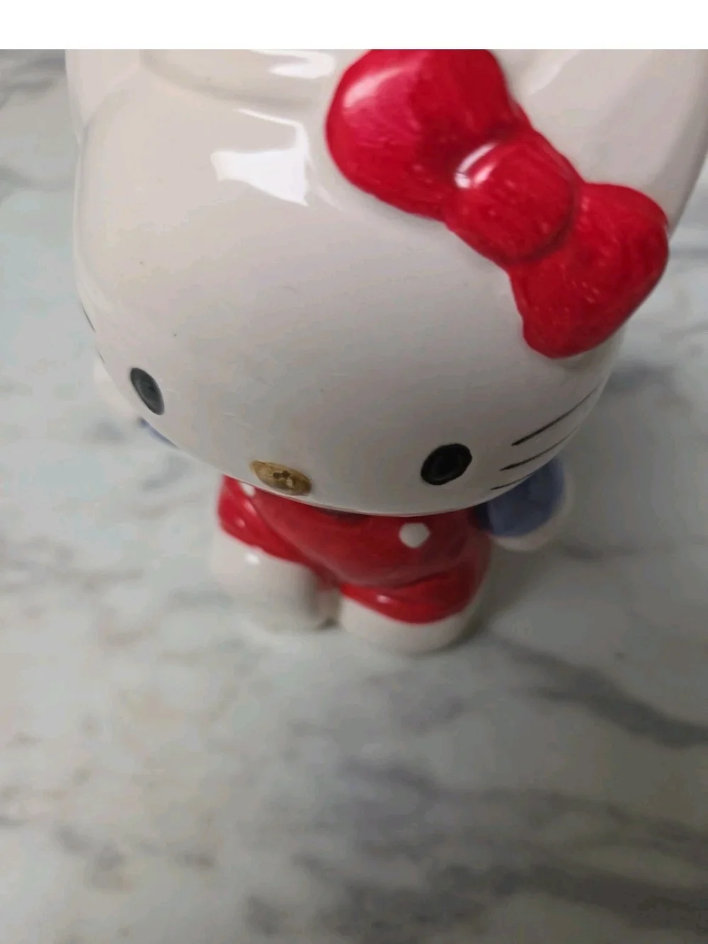 Hello Kitty subtle outfit ceramic