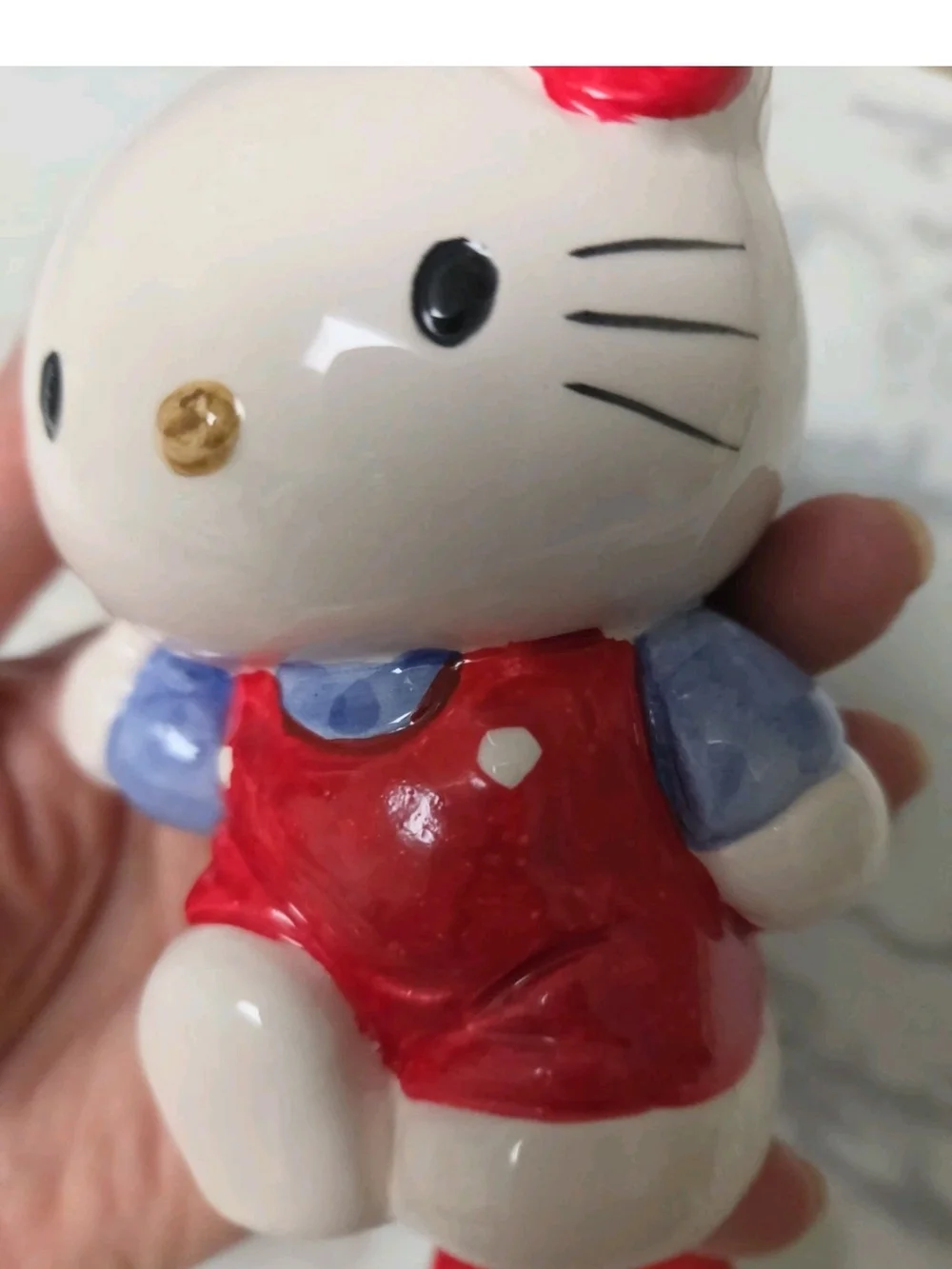 Hello Kitty accents details easy