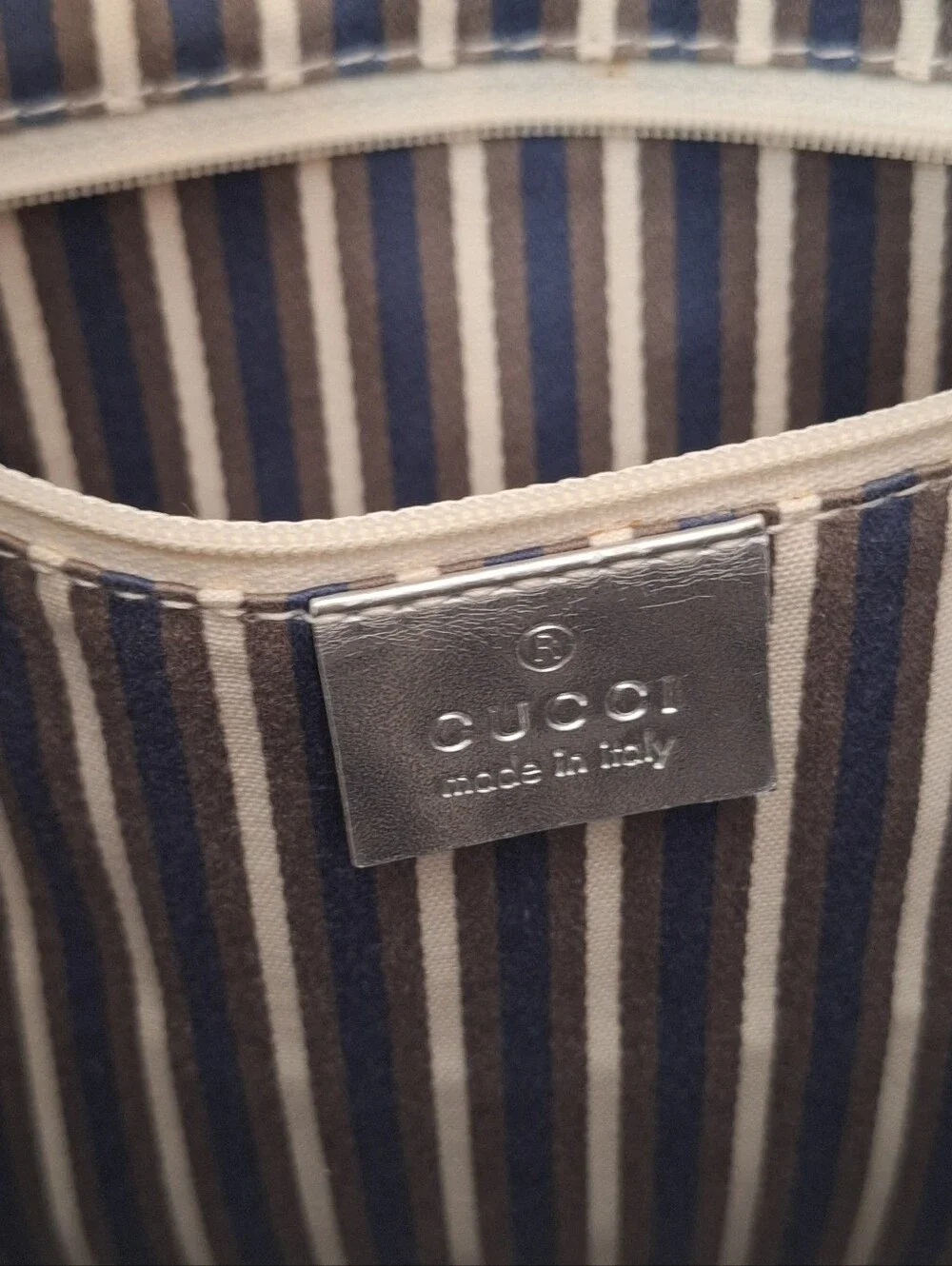 Gucci this metallic