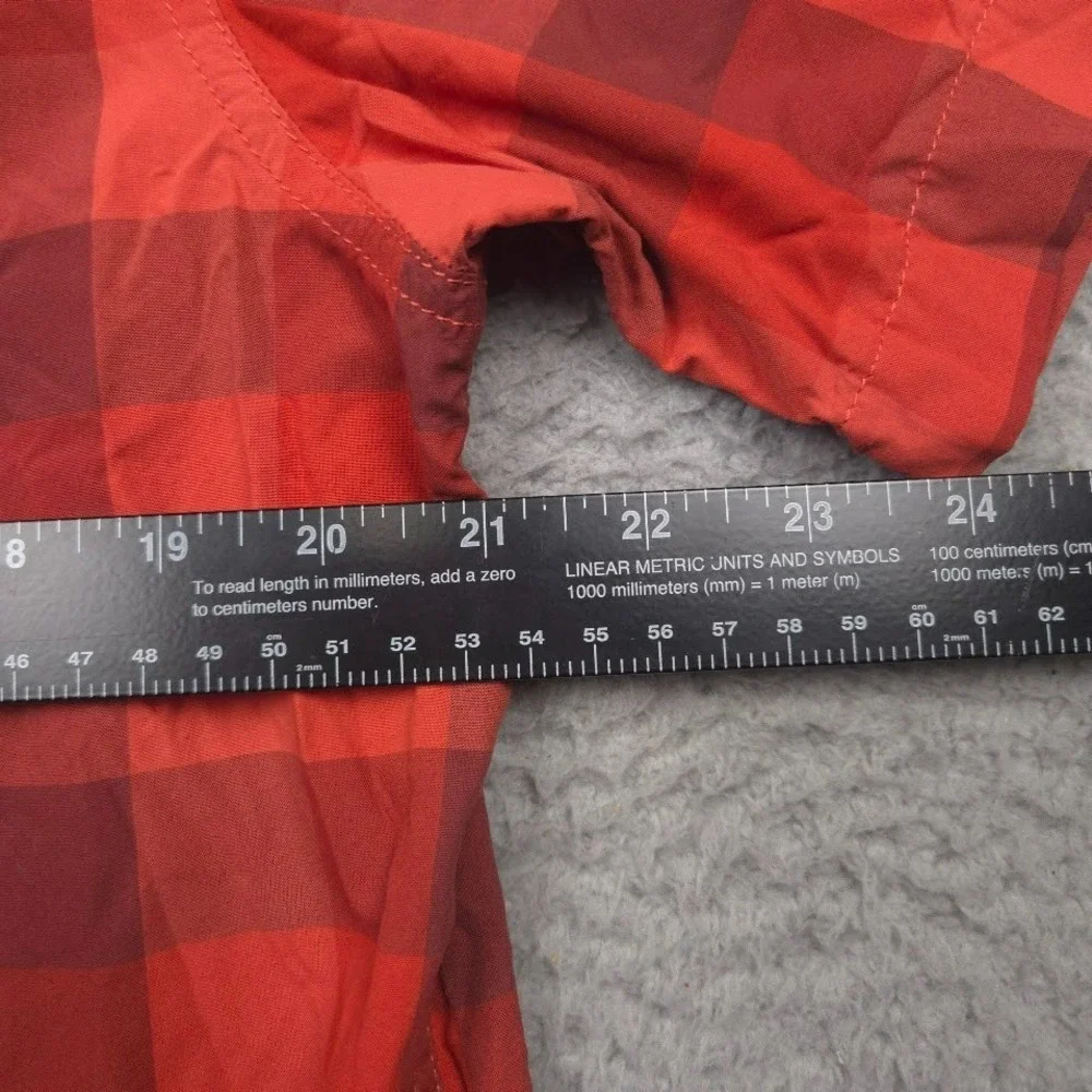The North Face Monanock Shirt Mens Large Red Plaid Nylon Hiking Button Up