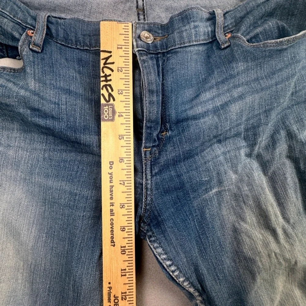 Levis these levi