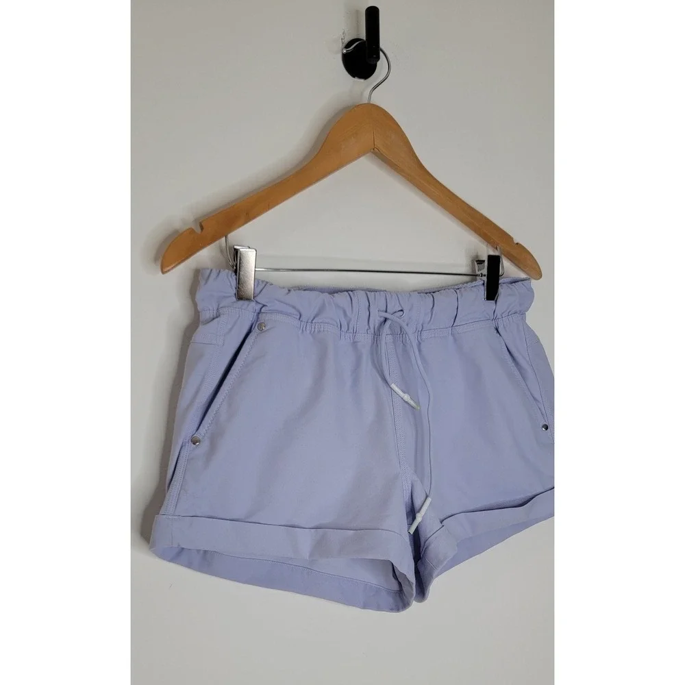 Lululemon Play All Day Cuffed Shorts Women's Size 8 Cool Breeze 3