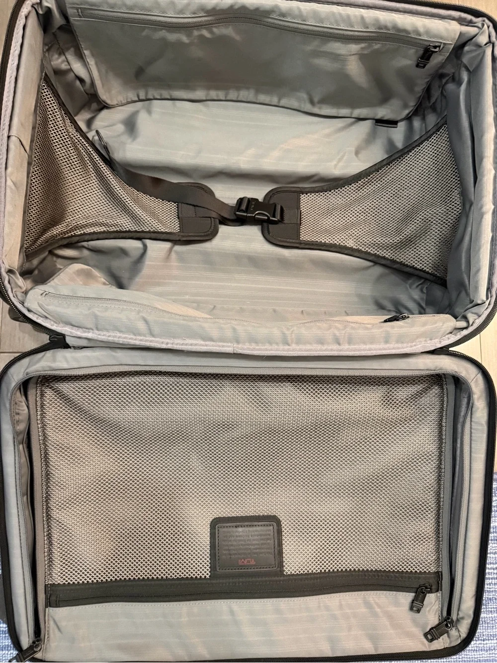 Tumi durable black
