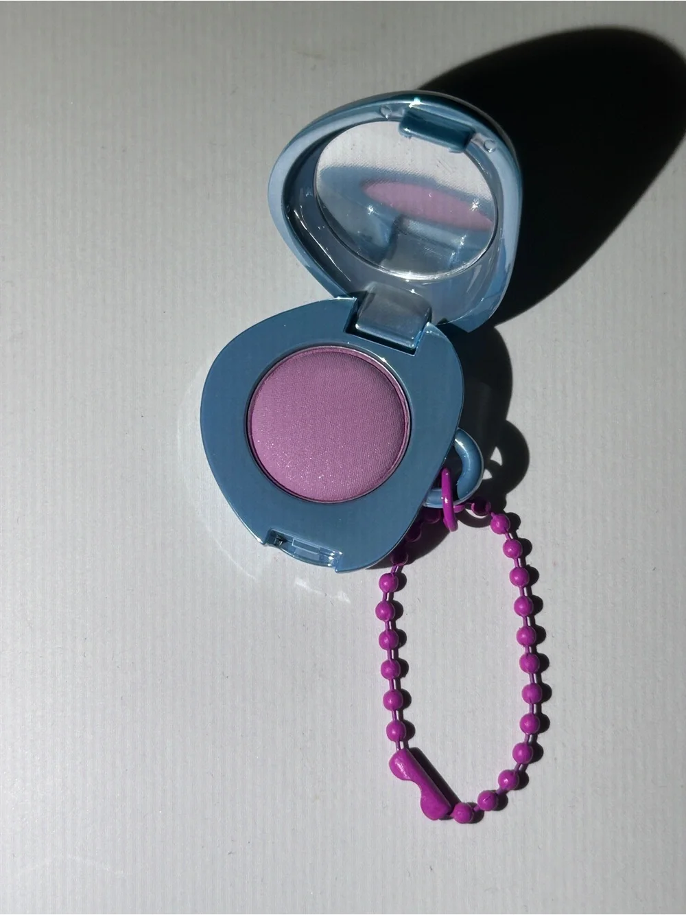 Fwee compact eye