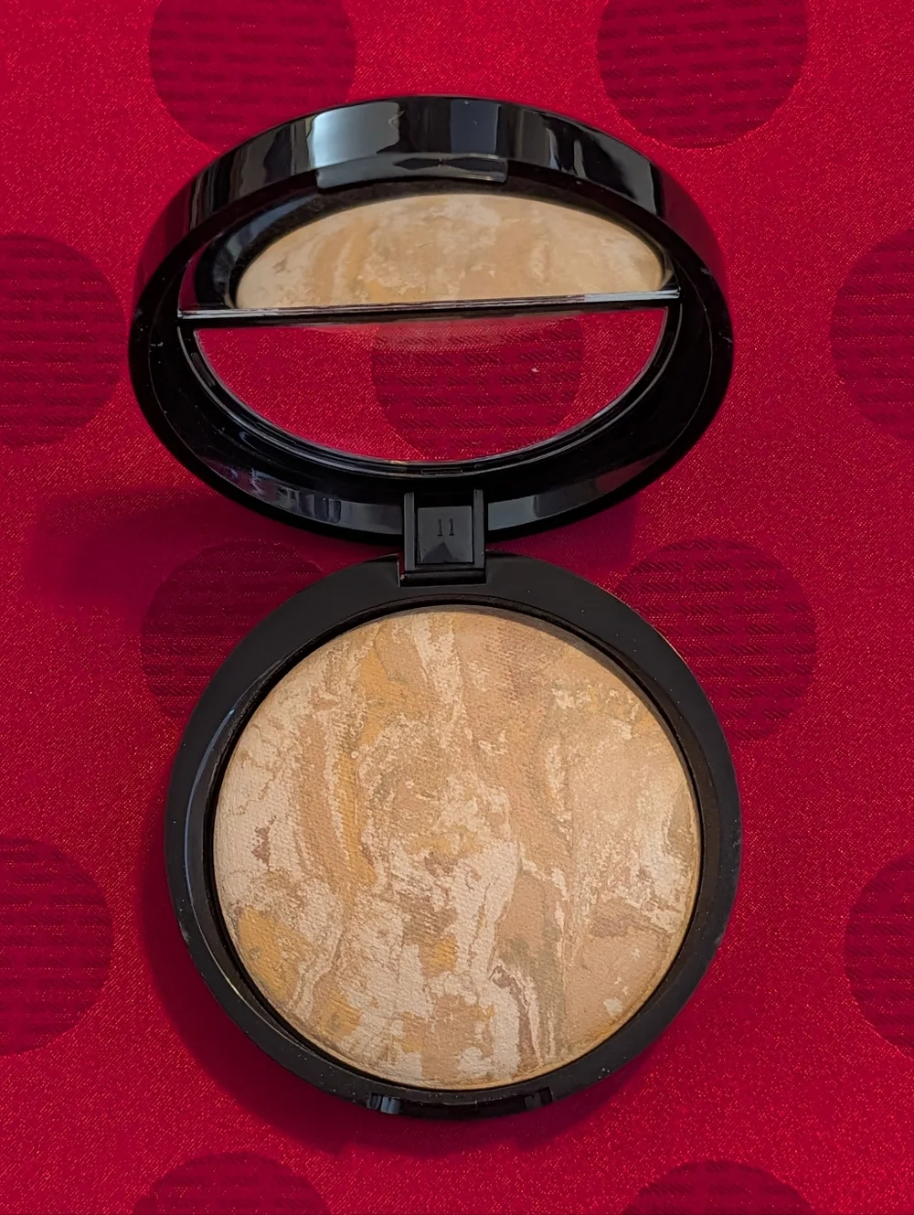 Laura Geller baked bronzer