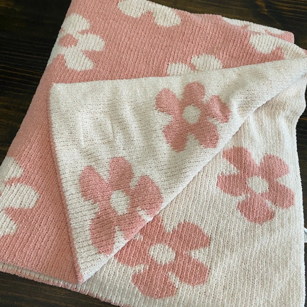 Living‎ Textiles Pink Daisy Chenille Knit Baby Blanket Reversible Floral 34x36