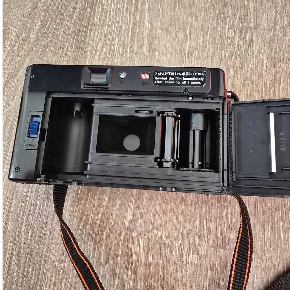 Canon AF35M Auto Focus 38mm‎ 1:28 Lens 35mm Film Camera Black