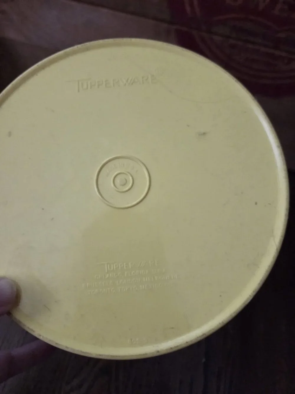 Tupperware vintage yellow