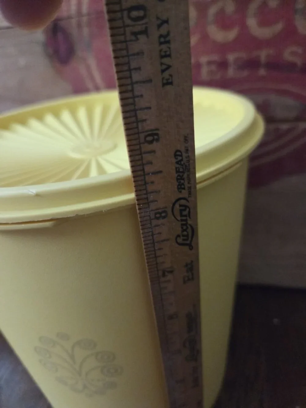 Tupperware vintage yellow