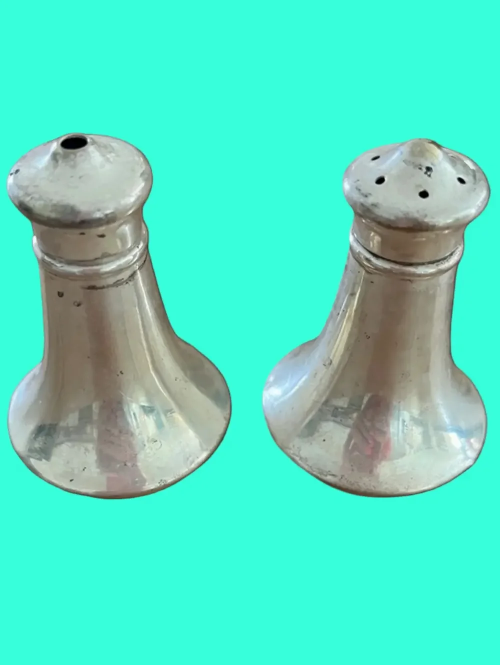🇺🇸 Vintage Sterling Silver Plated Salt and Pepper Shakers - Pair