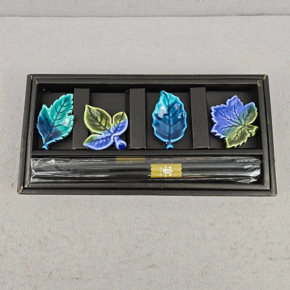 Japanese Chopstick Set 4 Pairs Black Wood Ceramic Leaf Rests‎ Made in Japan