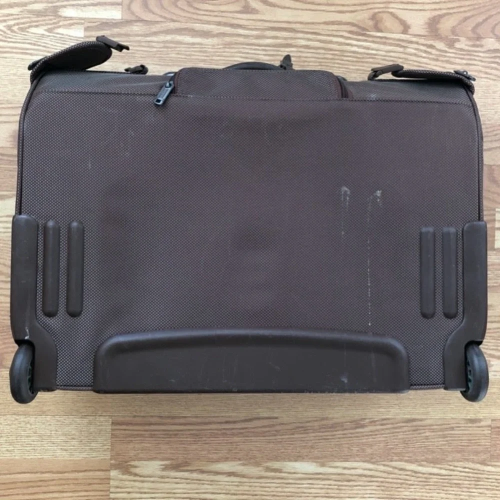 Tumi sold out
