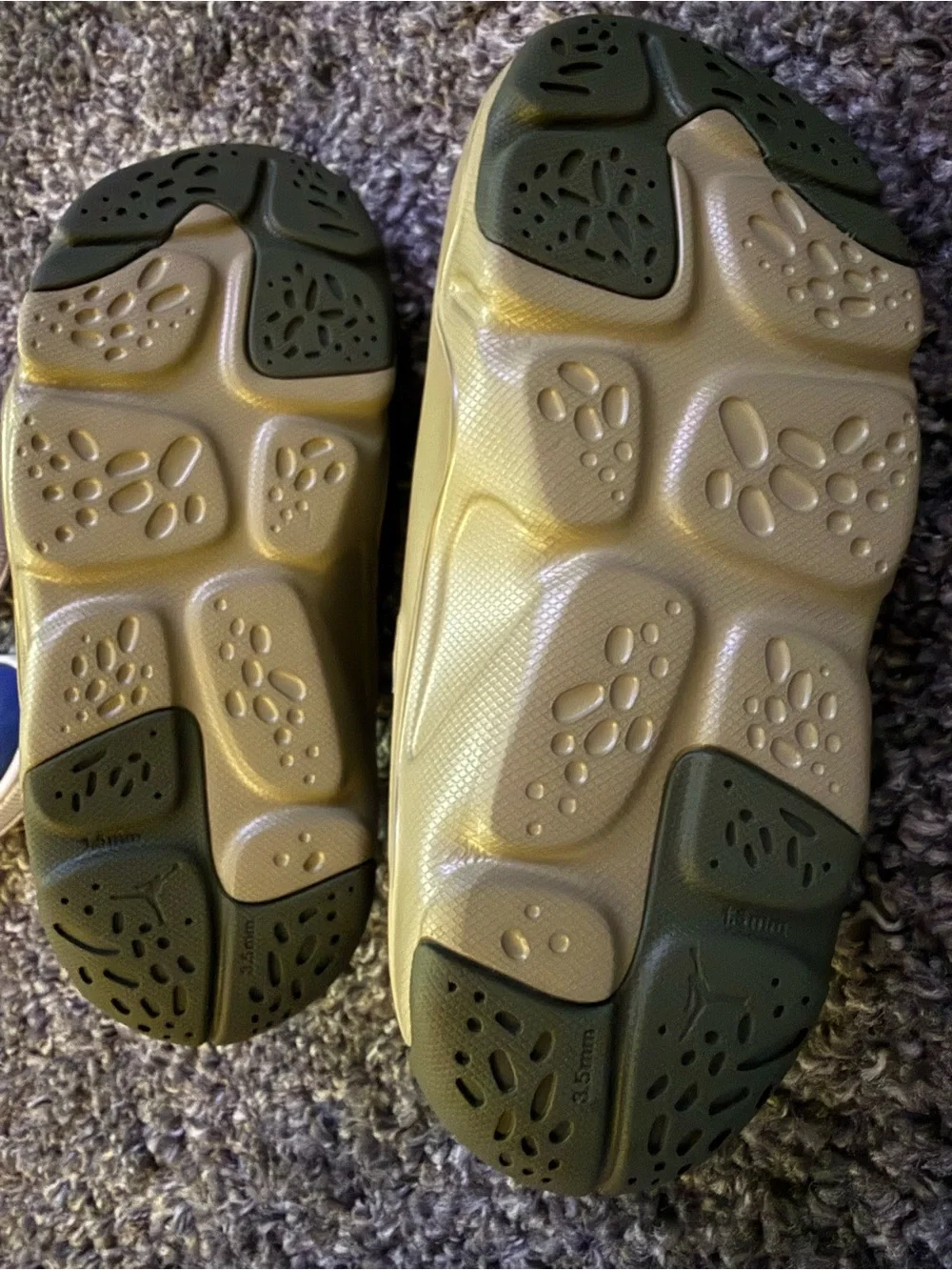 Jordan easy cushioned logo