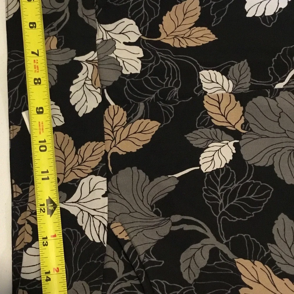 Chico's Black Floral Leaf Print Ankle Pants