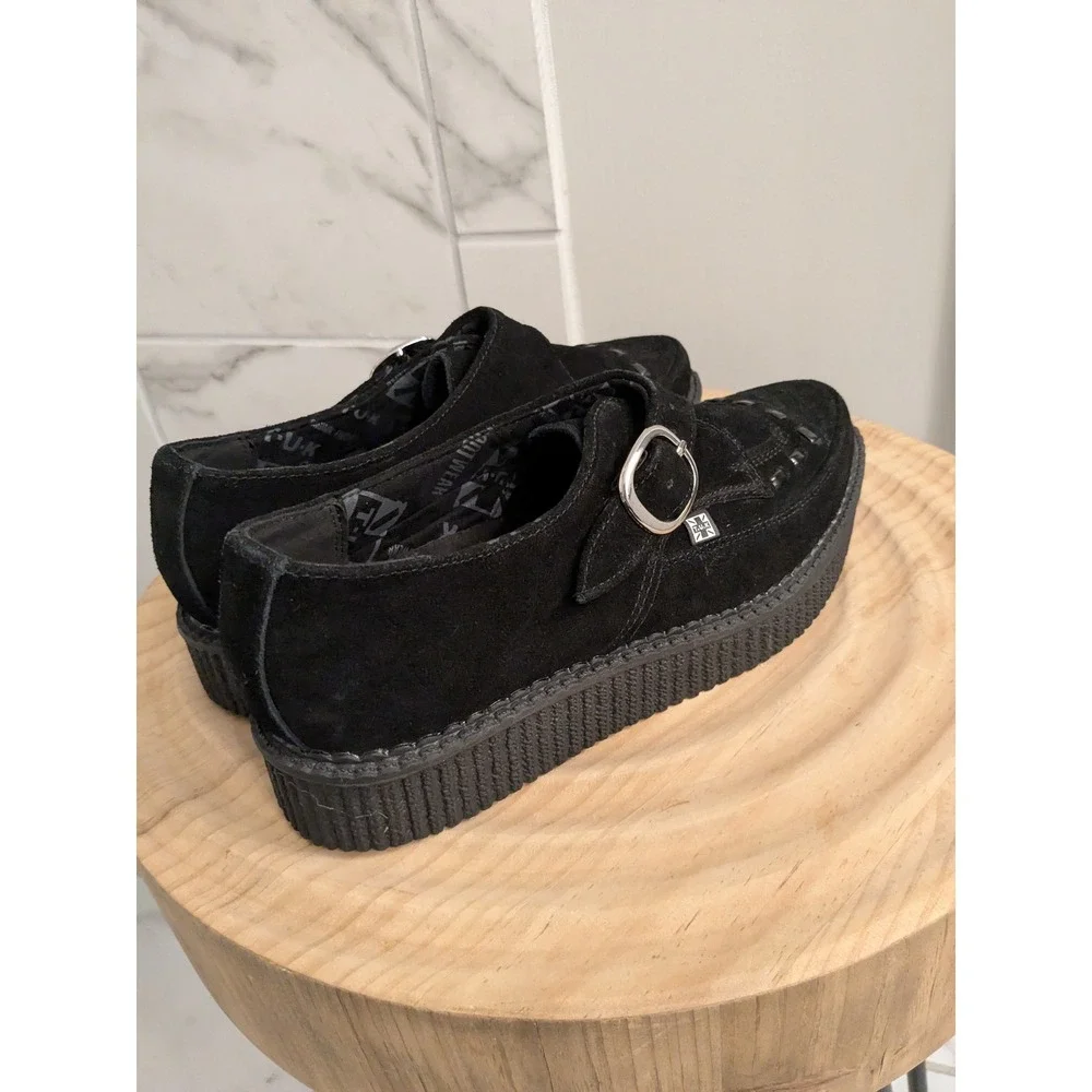T.U.K stylish pair