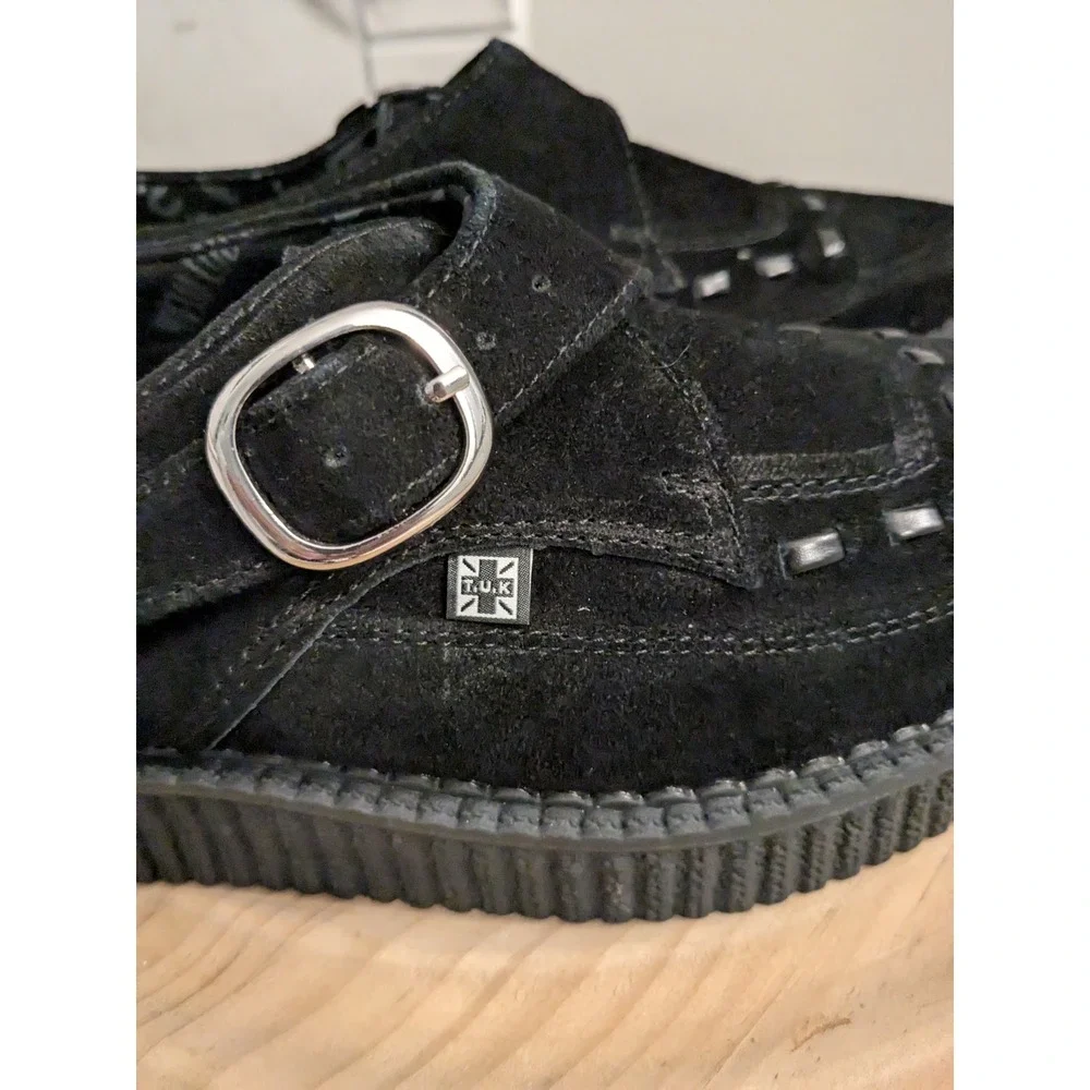 T.U.K stylish pair