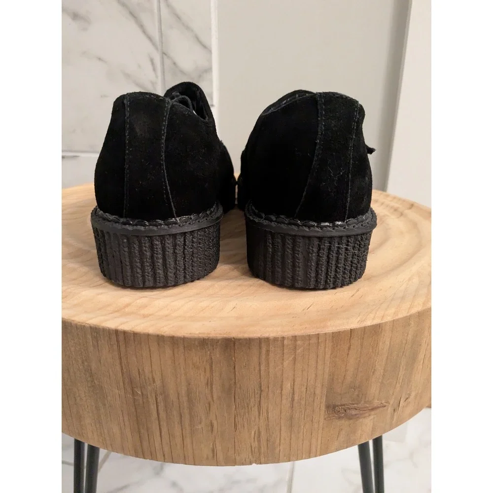 T.U.K stylish pair