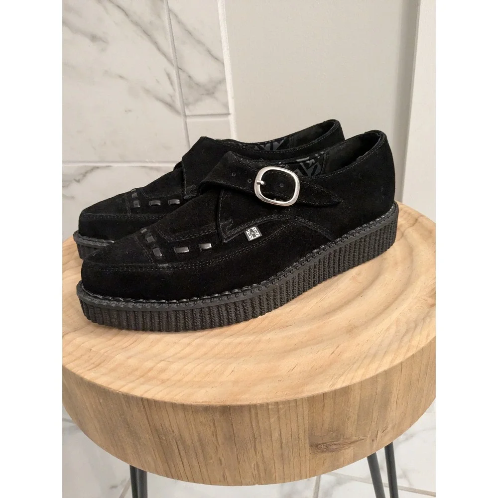 T.U.K stylish pair