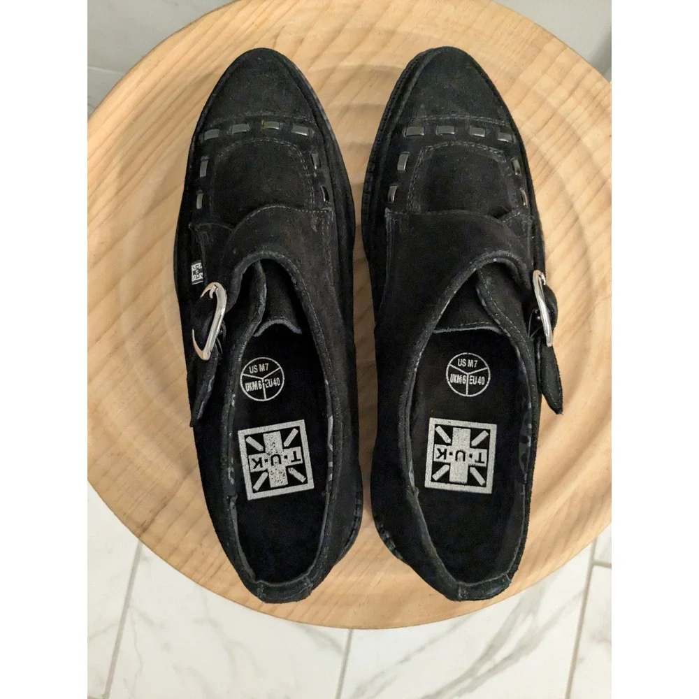 T.U.K stylish pair
