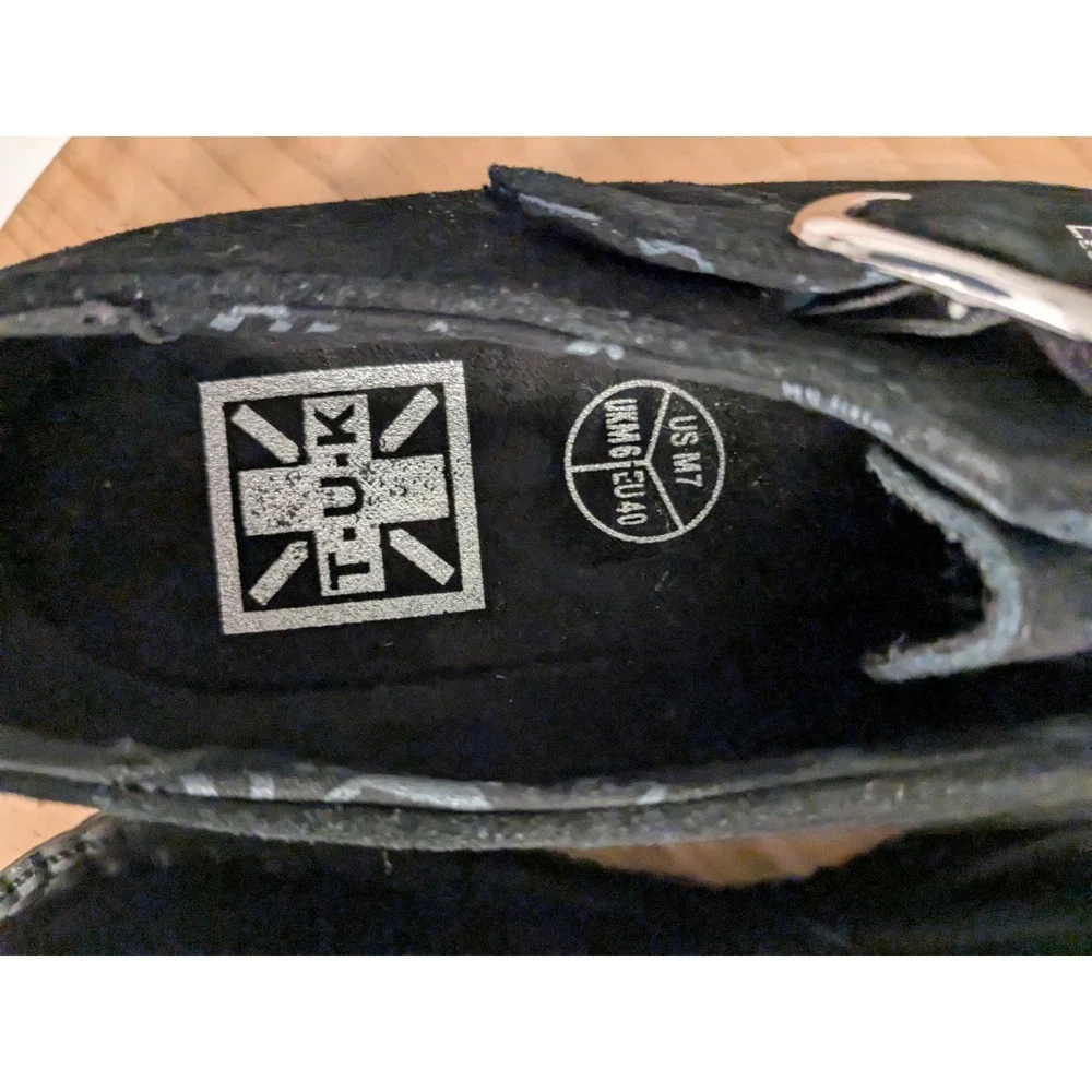 T.U.K stylish pair