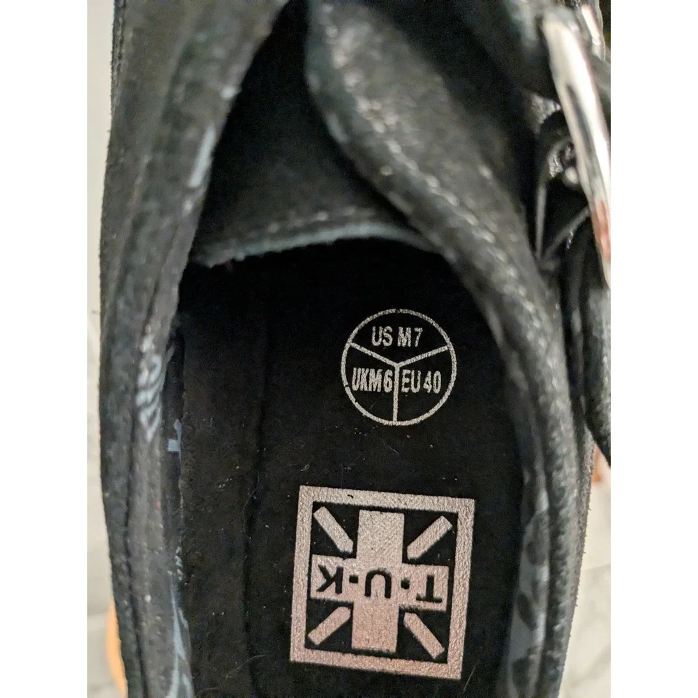 T.U.K stylish pair