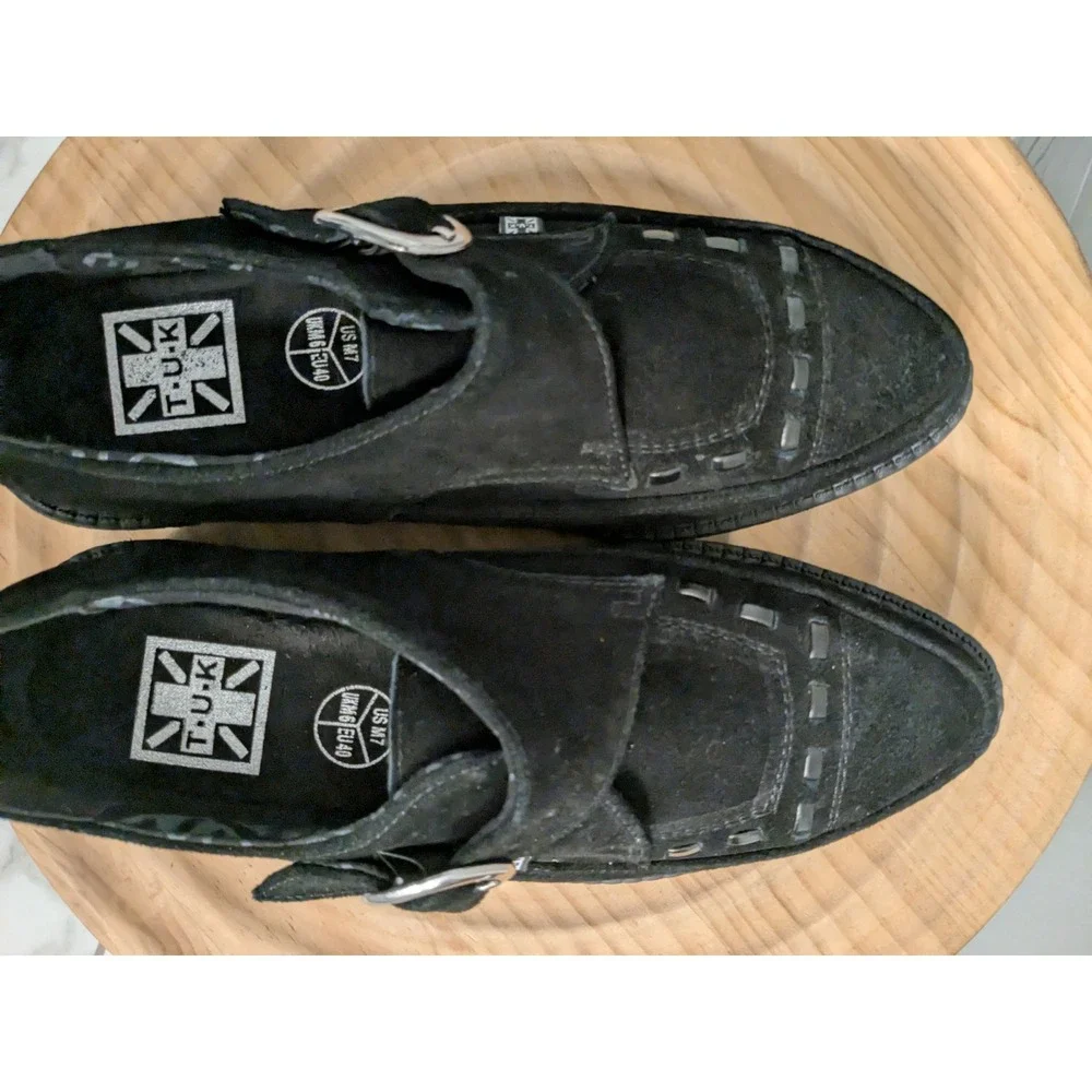 T.U.K stylish pair