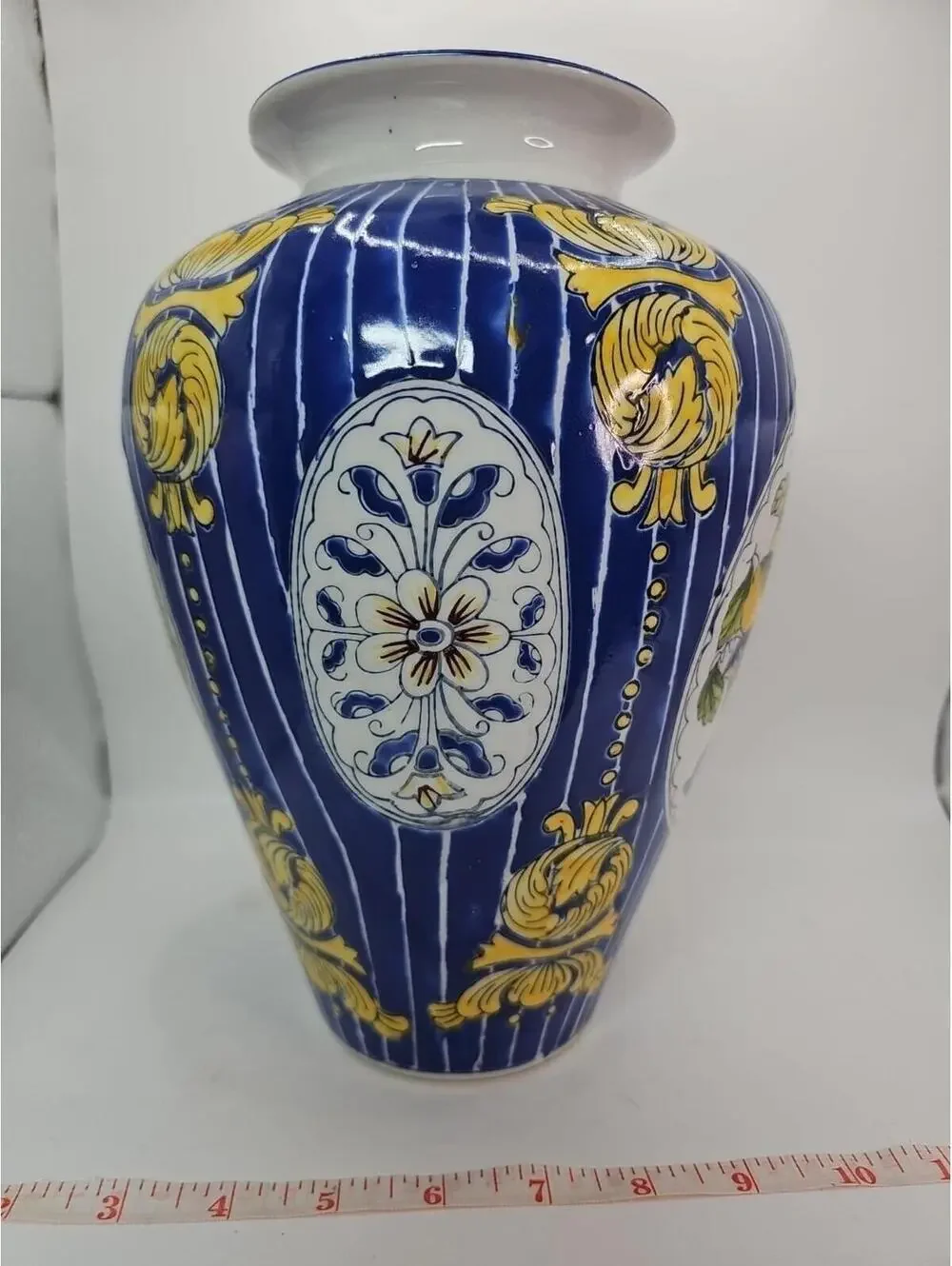 N/A porcelain this vase