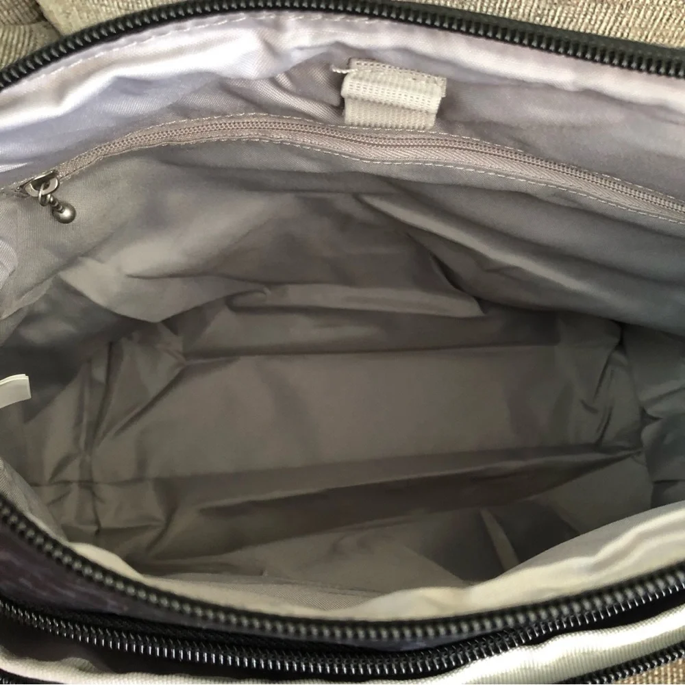 Baggallini compact yet