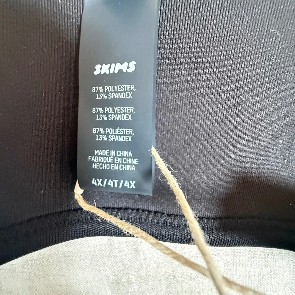SKIMS Rubberized Scuba Swim Bikini Top Womens 4X Onyx New Front Zip Scoop Neck
