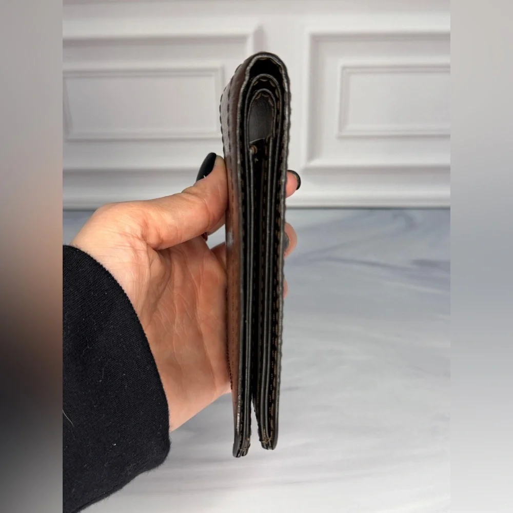 Louis Vuitton description elevate