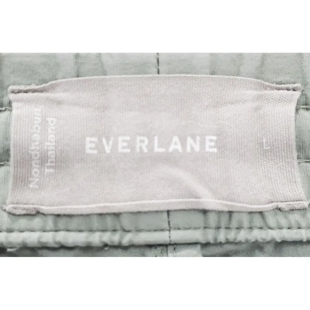 Everlane feature size types