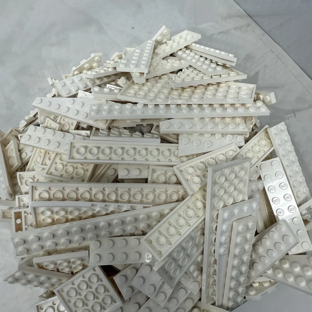 Lego plates more