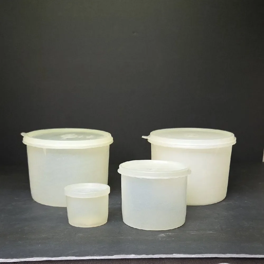 Vintage‎ Tupperware Lot of 4 Round Storage Containers & Lids