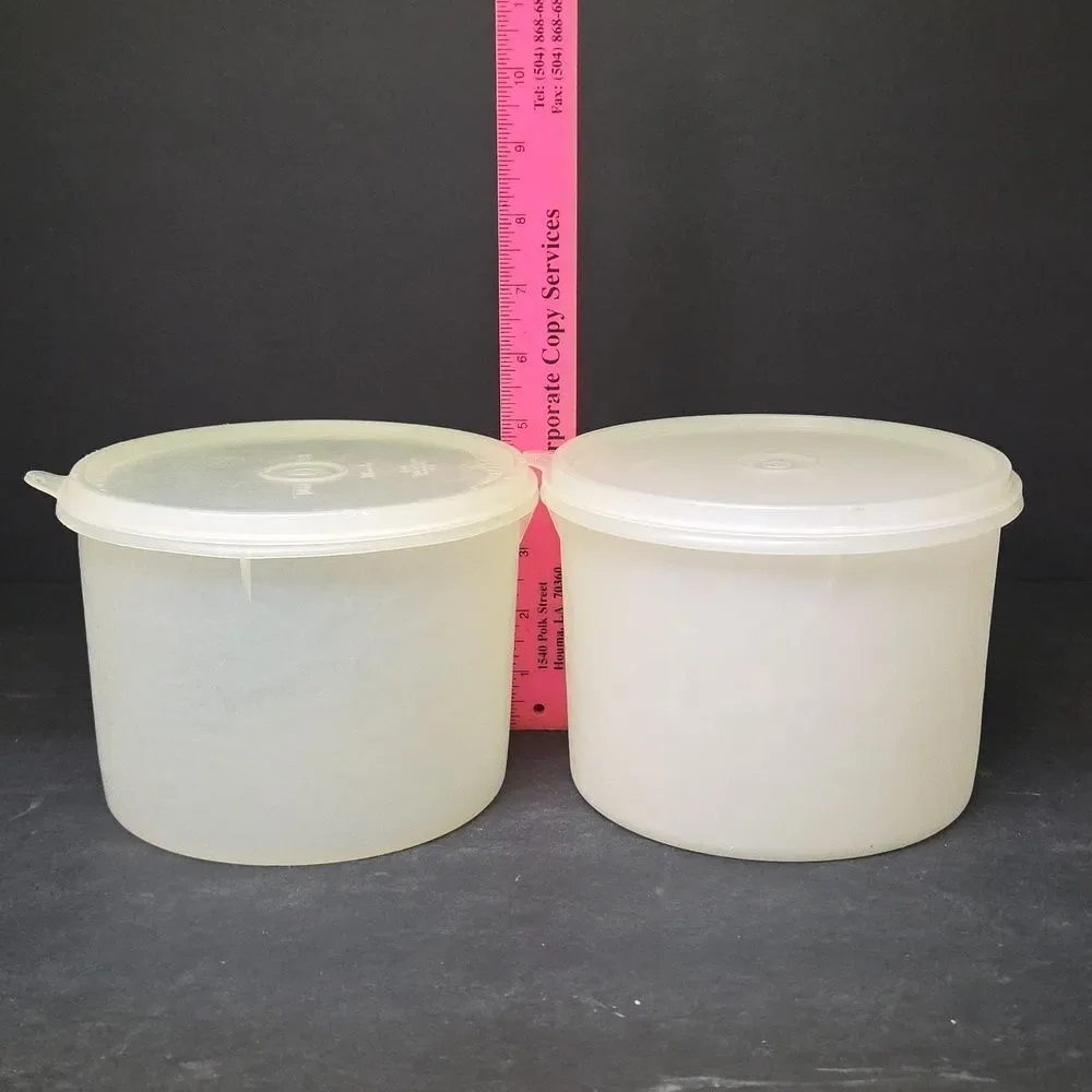 Tupperware vintage round