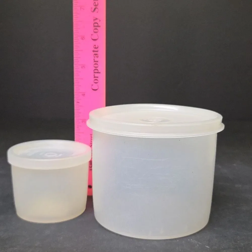 Tupperware vintage round