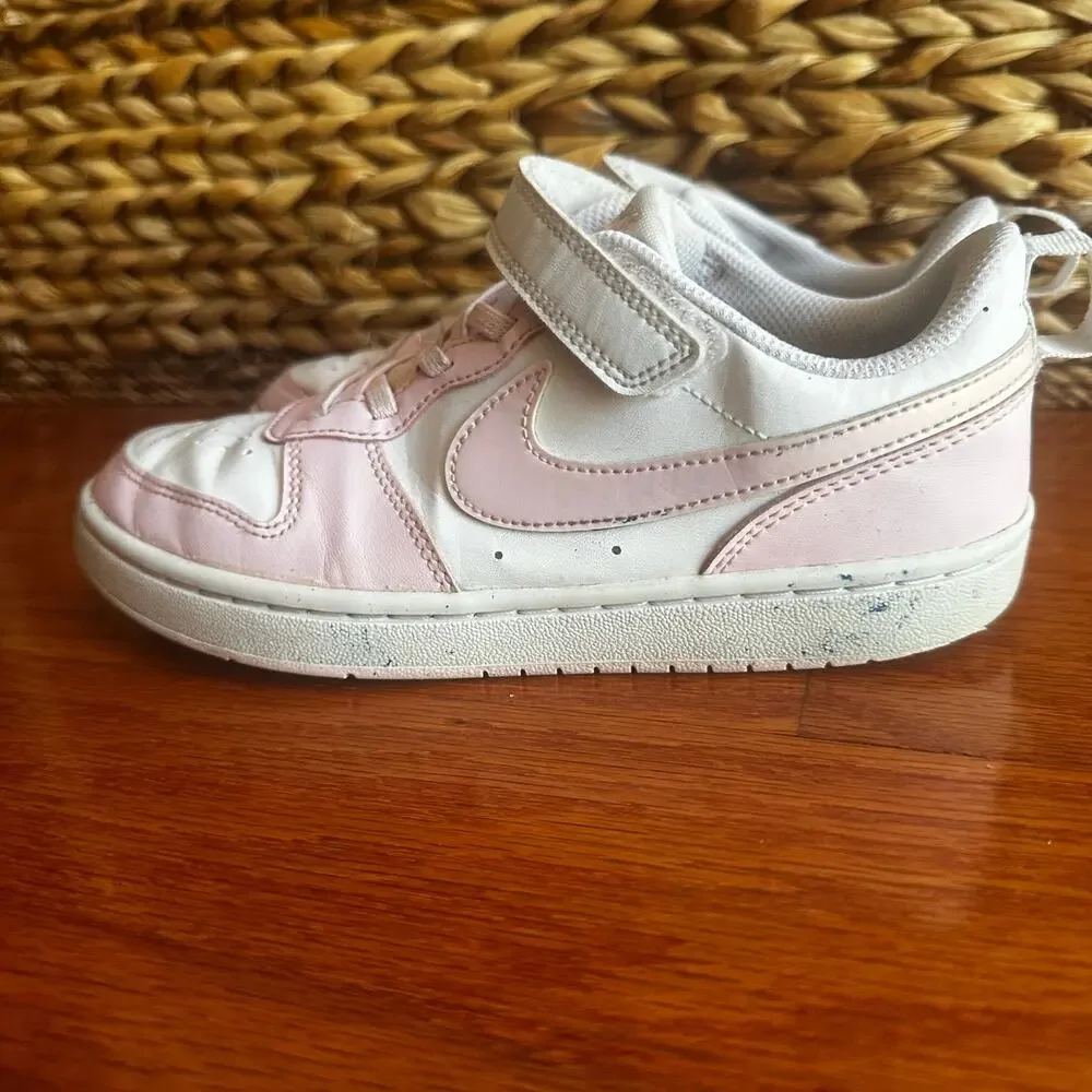 Nike kids court