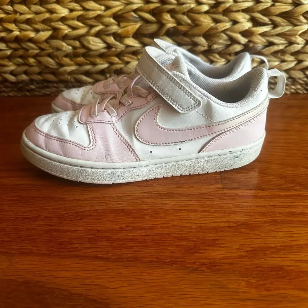 Nike kids court