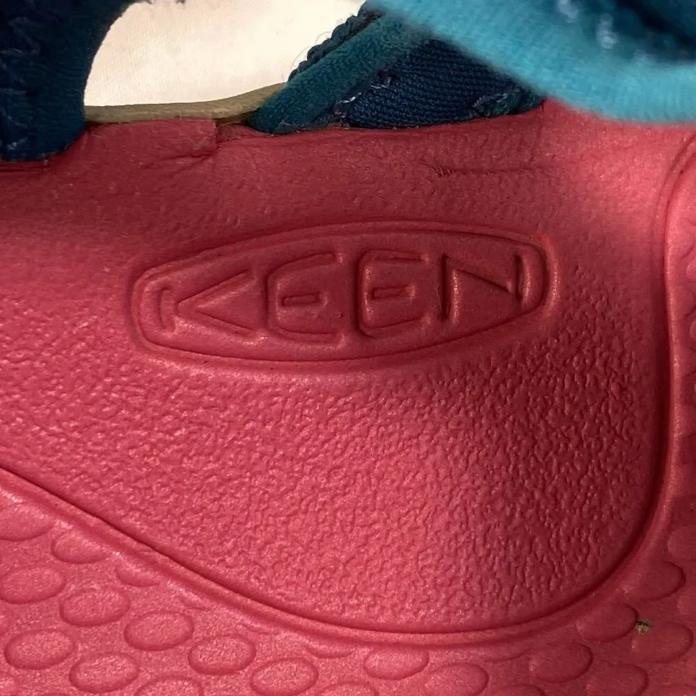 Keen men size