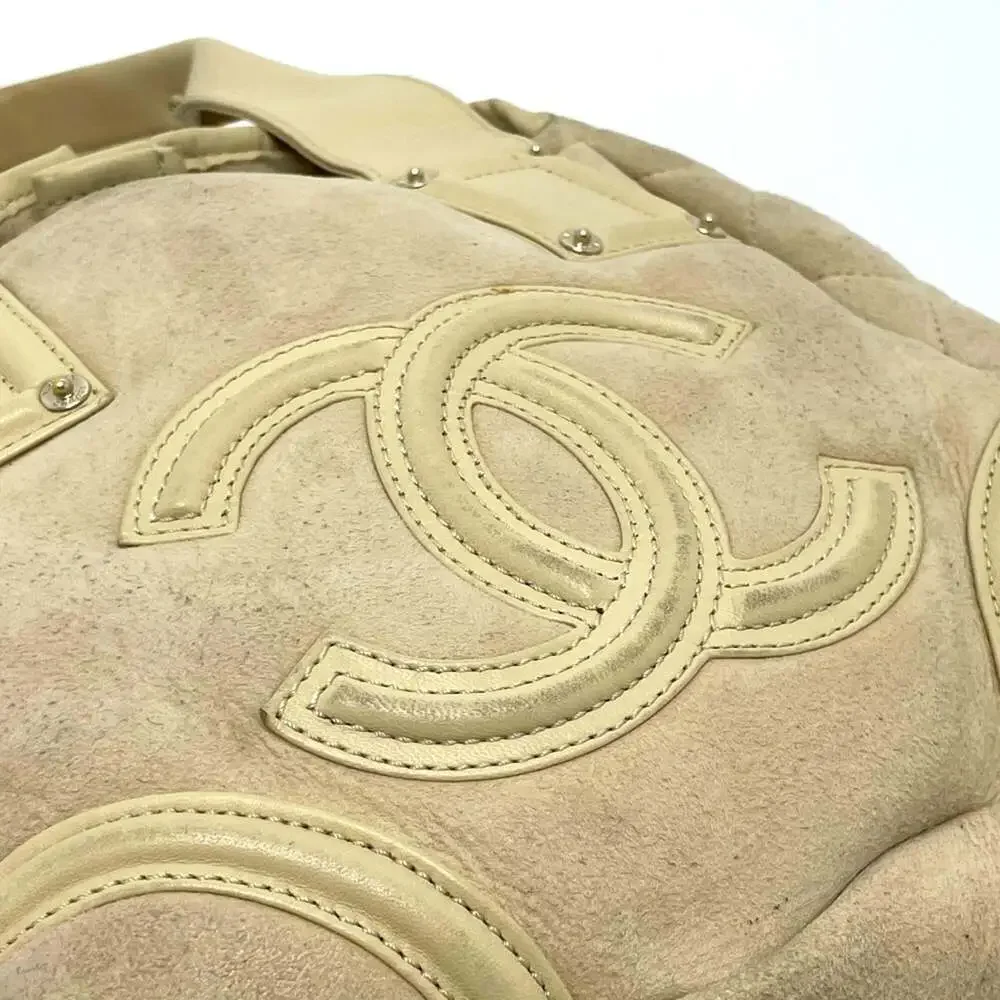 CHANEL cream bag