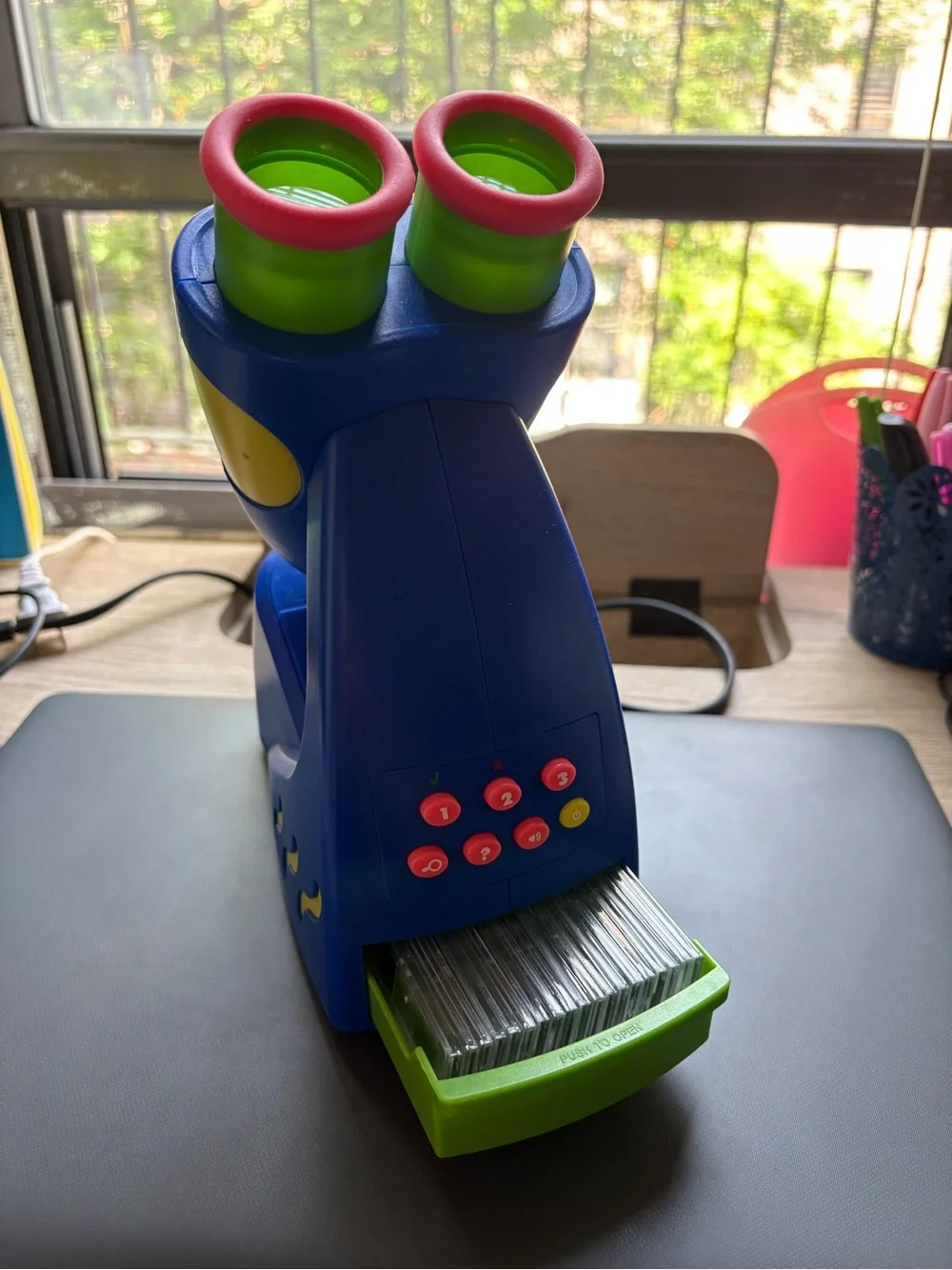 GeoSafari children’s microscope