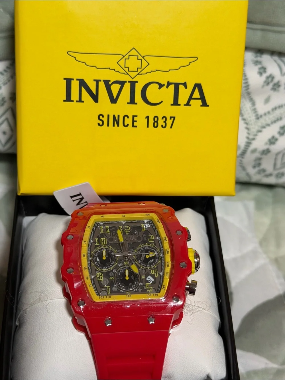 Invicta bold red