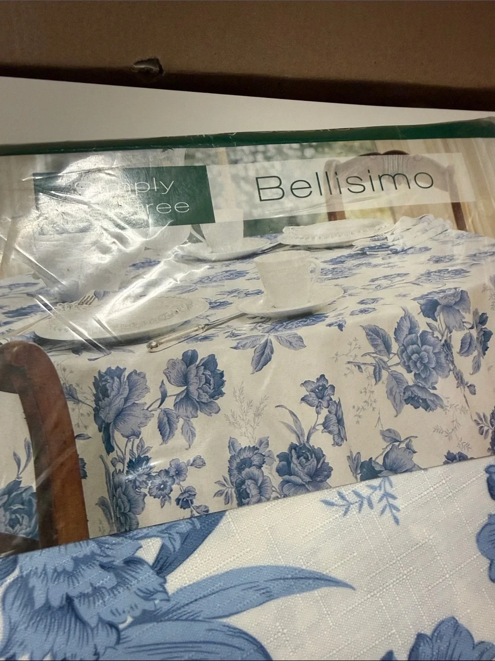 Blue Floral Tablecloth - Blue/White